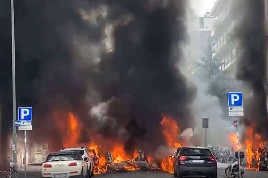 Incidente a Milano: Furgoncino in fiamme trasportava bombole di ossigeno